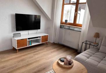 Augsburg - Haunstetten: Ruhig gelegene 4-Zimmer-Wohnung mit Balkon