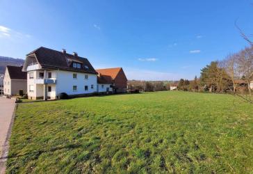 RUHE UND ENTSPANNUNG!!! Ein- Zweifamilienwohnhaus mit Zwischenbau, Scheune und 8206 m² Grundstück