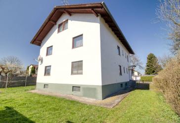 Bieterverfahren! Zweifamilienhaus mit Ausbaureserven in ruhiger und attraktiver Lage