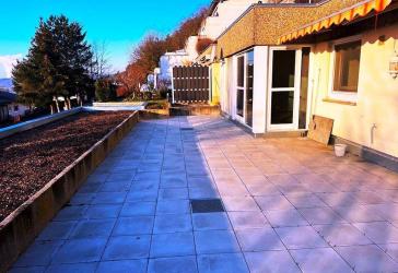 4-Zimmer-Terrassenwohnung im Erdgeschoss mit Fernblick und Garage