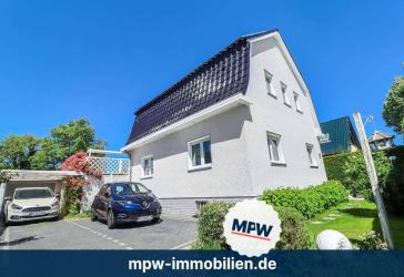 Einfamilienhaus in begehrter Lage von Teltow: Gartenidylle mit Wintergarten & Entwicklungspotenzial