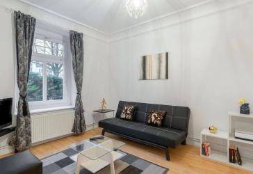 Charmante 2-Zimmer-Altbauwohnung mit großer Wohnküche - unmittelbar angrenzend zum UKE