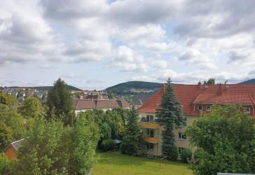 Günstige 4 Räume für ihre Familie, Bad mit Fenster, großer Garten und neuem Boden!