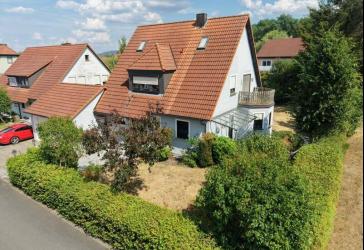 Wo Wohnqualität auf Freiraum trifft - Einfamilienhaus mit großzügigem Grundstück
