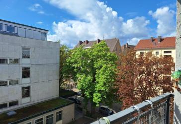 Moderne 4 Zimmer-Wohnung inkl. neuer Einbauküche und Balkon im Zentrum von Augsburg