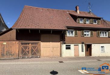 Charmantes Wohnhaus-/Ökonomiegebäude mit großem Potential