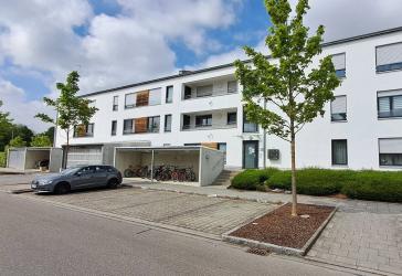 Neuwertige 2 Zimmer Whg mit EBK in ruhiger zentraler Lage von Altenerding!