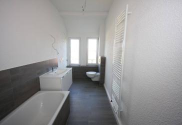 Dachgeschoß-Wohnung mit Balkon in sonniger Lage,