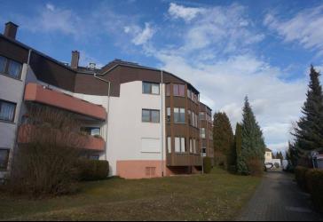 Große Wohnung .... kleiner Preis ... sehr geräumige 2,5 Zimmer-Wohnung .... sofort frei !!