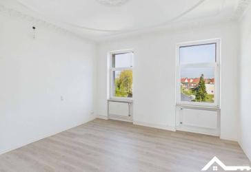 Großzügige frisch sanierte 2-Zimmer-Wohnung