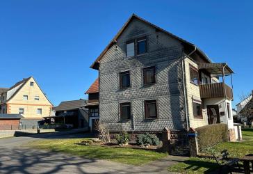 Ein- bis Zweifamilienhaus in Schönstadt - Perfekt für mehrere Generationen -