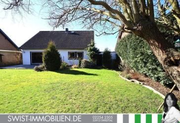 Freistehendes Einfamilienhaus in bester Lage: Platz für Familie, Hobbys und neue Ideen