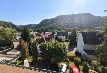 Helle 3 ZKB-DG-Whg mit EBK & Stellplatz