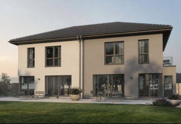 Wo andere nur Urlaub machen: Exklusives Zweifamilienhaus am Fleesensee