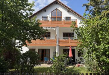 Großzügige und helle 4 Zimmer Dachgeschoss Wohnung