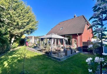 Charmantes Einfamilienhaus in Berenbostel mit Wintergarten