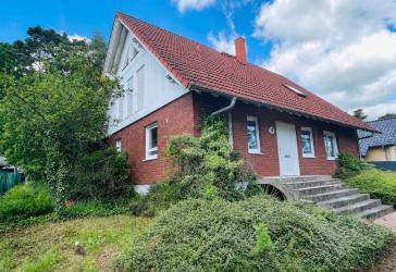 großzügiges Einfamilienhaus mit Vollkeller auf großem, natürlichen Grundstück in Schildow