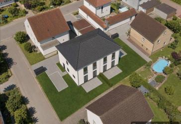 Neubau-Doppelhaushälfte mit eigenem Garten in Erlangen-Eltersdorf