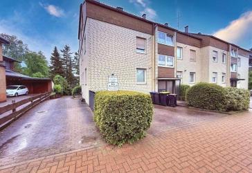 Helle 3-Zimmer-Wohnung Südbalkon im 1. Obergeschoss mit offener Garage, Waschkeller und Kellerraum