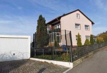 Markt Pilsting b. Landau/A92: 2-Fam.-Haus in naturnaher Ortsrandlage!