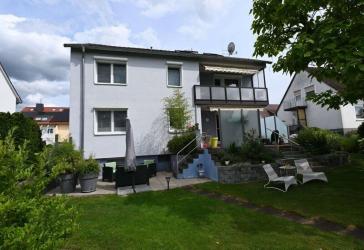 Modernes Zweifamilienhaus mit großem Garten in zentraler Lage von Nörten-Hardenberg