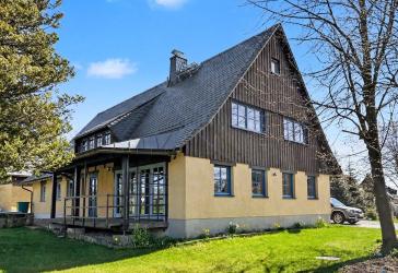 Großzügiges Zweifamilienhaus in Hermsdorf/ Erzgebirge - Wohnen und Arbeiten unter einem Dach