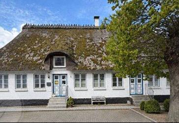 GI - ENDLICH ZUHAUSE: Historischer Reetdach-Charme trifft begehrte Lage von Flensburg-Engelsby