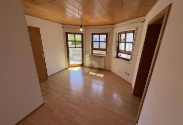 BEZUGSFREI IN RUHIGER LAGE MIT 2 BALKONEN