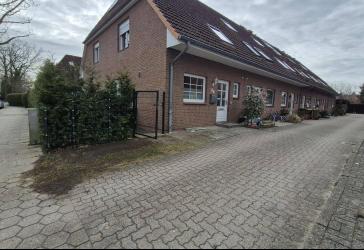 Gepflegtes Endreihenhaus mit eingezäuntem Garten und Carpot