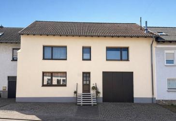 Charmantes Zweifamilienhaus mit Scheune und Ausbaupotenzial in Wallerfangen-Ittersdorf!