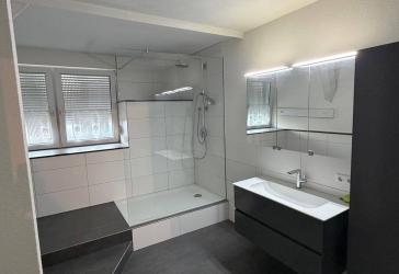 4-Zimmer Wohnung mit großem Balkon und neuem Badezimmer