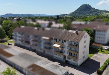 Solide Kapitalanlage oder neues Zuhause: Bezugsfreie 4-Zimmerwohnung mit zwei Balkonen und Garage