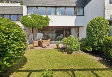 Cooles Split Level 'Haus im Haus' mit wunderbarem Westgarten in Sackgassenlage