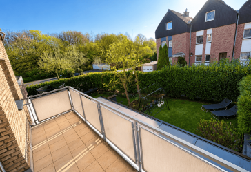 Vielseitiges Einfamilienhaus | Garten | 2 Balkone | 2 Garagen | 6 Schlafzimmer | Spielstraße