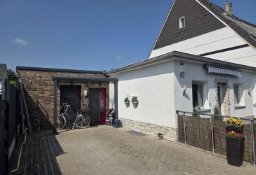 Modernisierter Bungalow ideal für 2 Personen in Moers-Eick-West