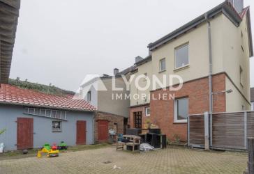 Attraktives Dreifamilienhaus: Vollständig saniert - Ideales Renditeobjekt mit großem Grundstück