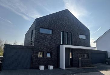 Freistehendes modernes Architektenhaus