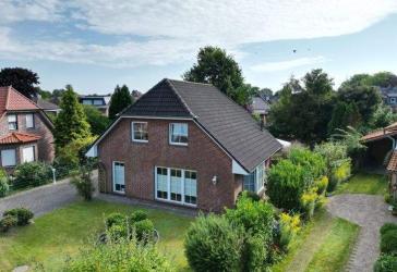 Einfamilienhaus in Sackgassenlage in Wesseln bei Heide mit Carport und überdachter Terrasse