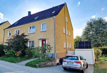Doppelhaushälfte mit vielen Nutzungsmöglichkeiten in Mülheim Heimaterde