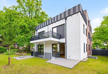 Stadtwohnung im XL-Format: Zwei Ebenen, eigener Garten, sofort bezugsbereit!