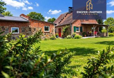 RESERVIERT! Gemütliches Einfamilienhaus mit separatem Atelier an der Mecklenburger Seenplatte