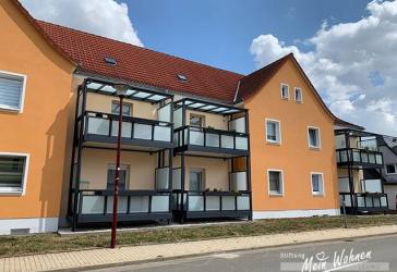 Schöne 3 Raum Wohnung mit Balkon zu vermieten!