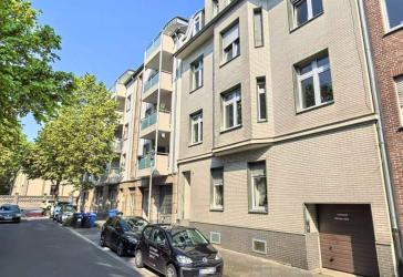 Stilvolle Altbauwohnung in Toplage am Bunten Garten - kernsaniert mit vielen Highlights