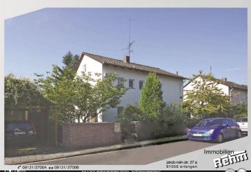 2 Fam.-Haus + ELW und kl. Nebengeb. mit APP