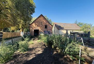 Bezugsfertiges Landhaus mit Backsteinscheune und 7.600 m² Eigenland - weitere Flächen verfügbar