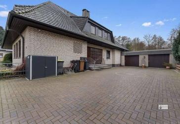 Eigentumswohnung im 2 Fam. Haus auch als Büro nutzbar großer Garten, Sauna, Garage unter 1.500 €/m²