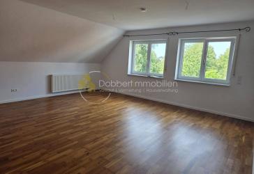 Schöne- großzügige 2,5 Zimmerwohnung mit Einbauküche