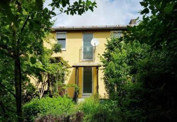 Gepflegtes Reihenmittelhaus mit eingewachsenem Garten am Frankfurter Berg - Erbbaurecht
