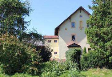 Großes EFH (oder Mehrfamilienhaus) in einem Ortsteil von Dipps!