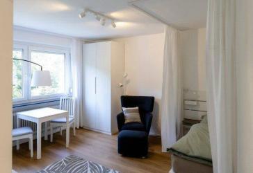 Möbliertes Zimmer auf Zeit in Berufstätigen-WG